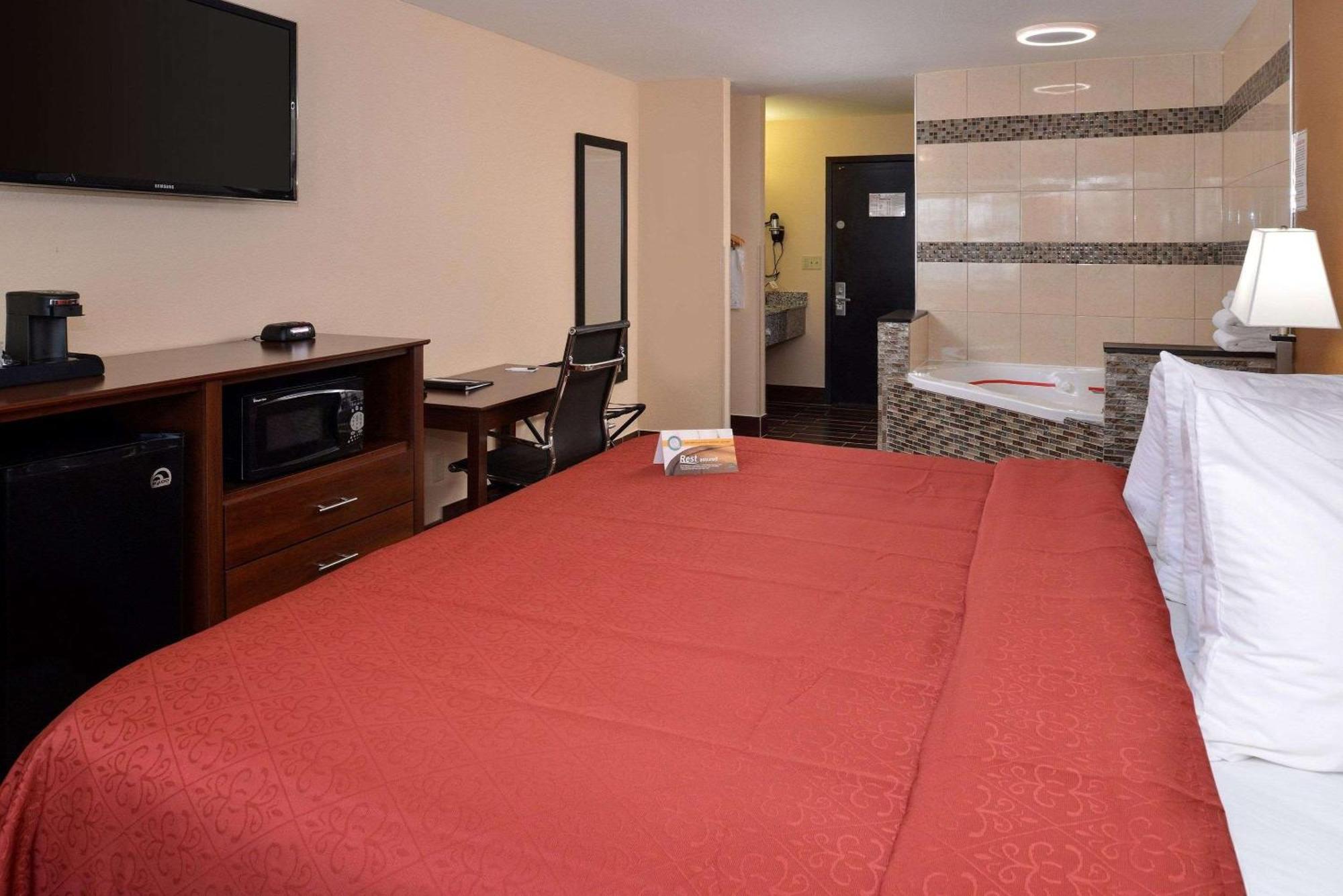 אפלטון Quality Inn מראה חיצוני תמונה